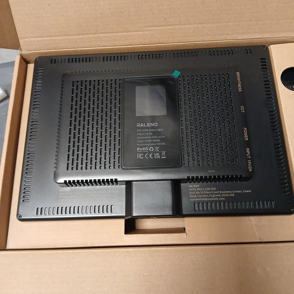 RALENO PLV-S192 LED VIDEO LIGHT WITH PLUG.