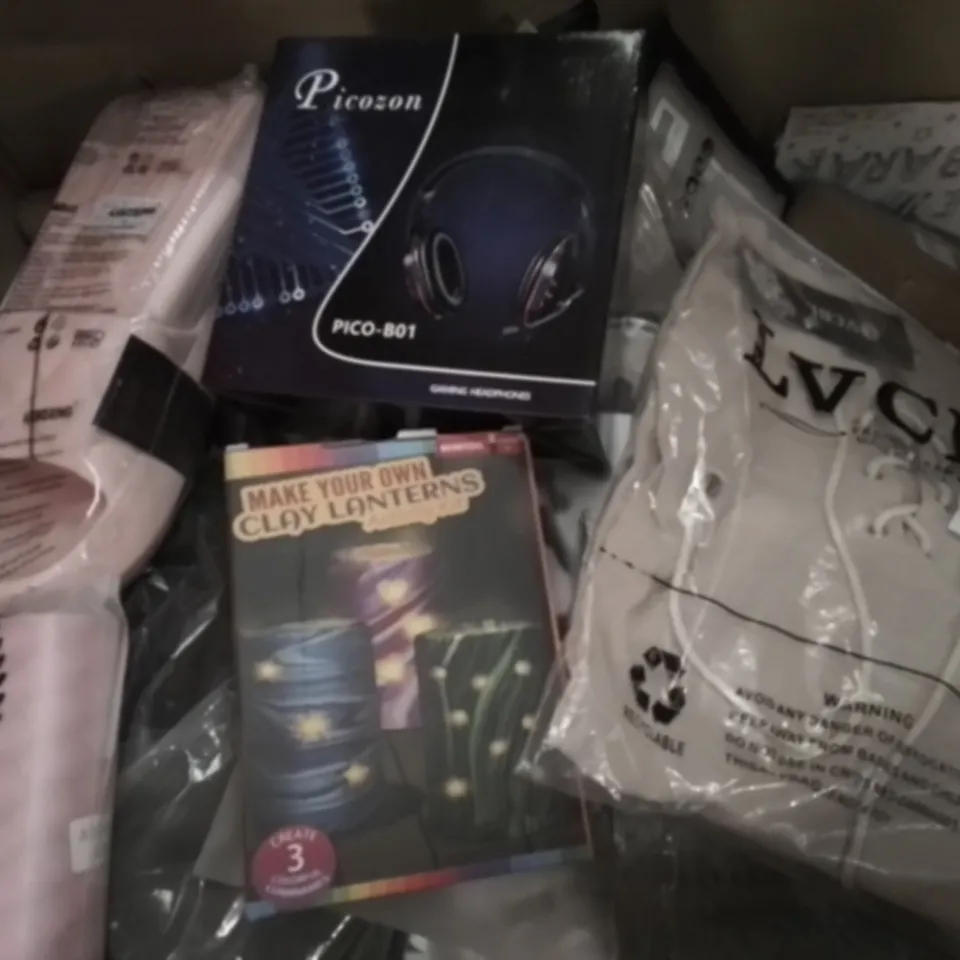 PALLET OF ASSORTED HOUSEHOLD ITEMS TO INCLUDE GAMING HEADSET, SLIPPERS AND MYO CLAY LANTERNS