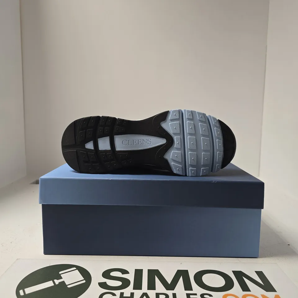 BOXED PAIR OF CLEENS AERO RUNNERS SIZE UK 9