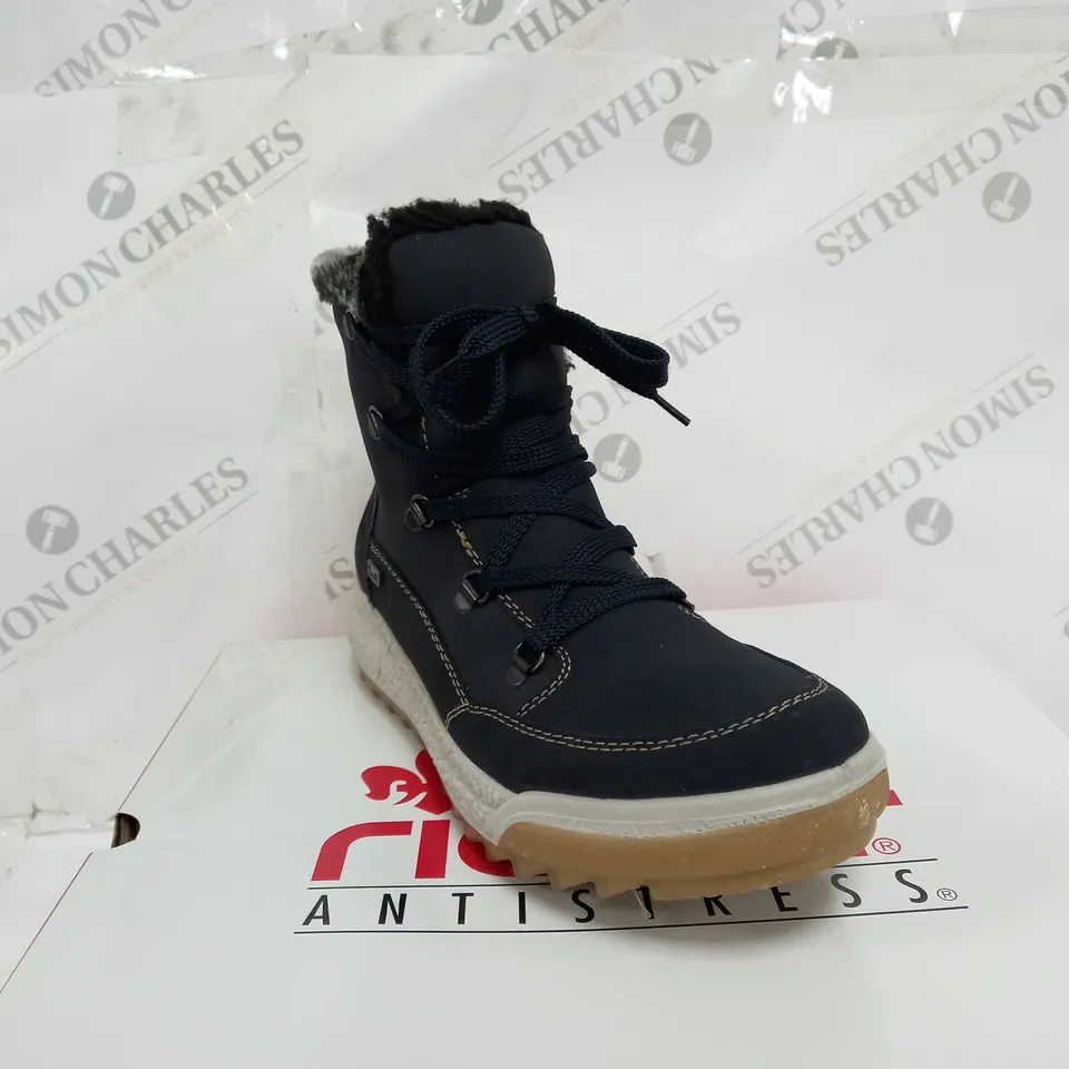 BOXED PAIR OF RIEKER WARM HIKING BOOTS IN NAVY UK SIZE 6.5