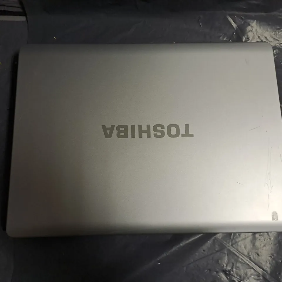 TOHSHIBA SATELLITE L300D LAPTOP