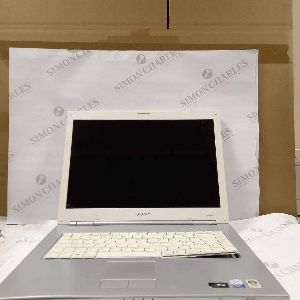 SAONY VAIO VGN-N38Z LAPTOP IN WHITE