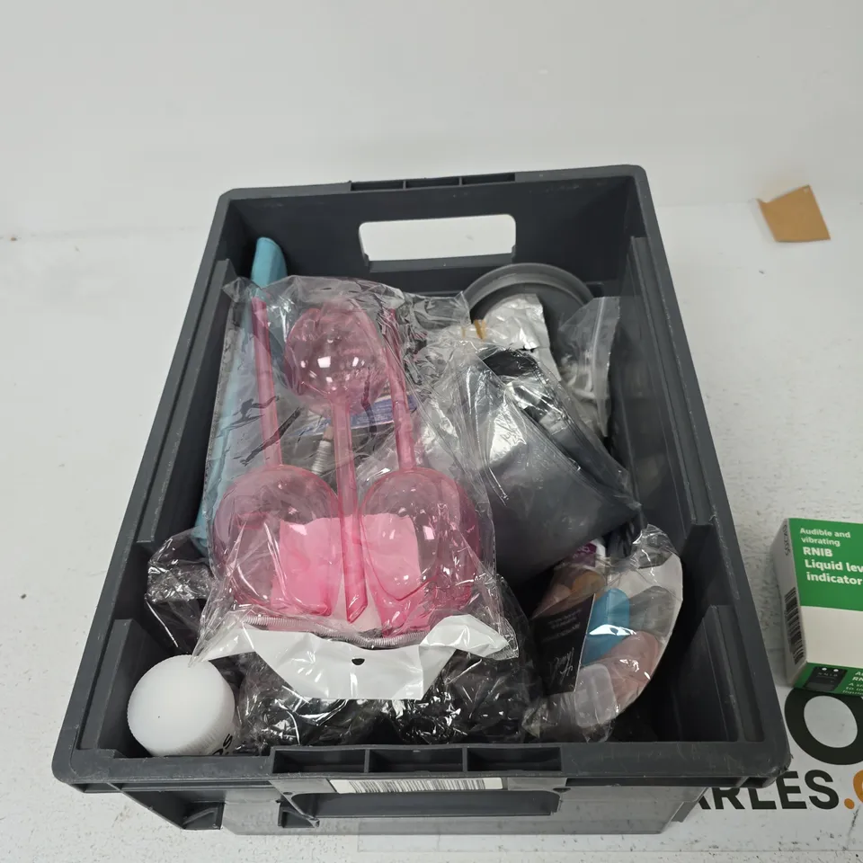 TOTE OF APPROXIMATELY 11 ASSORTED ITEMS TO INCLUDE: RNIB LIQUID LEVEL INDICATOR 