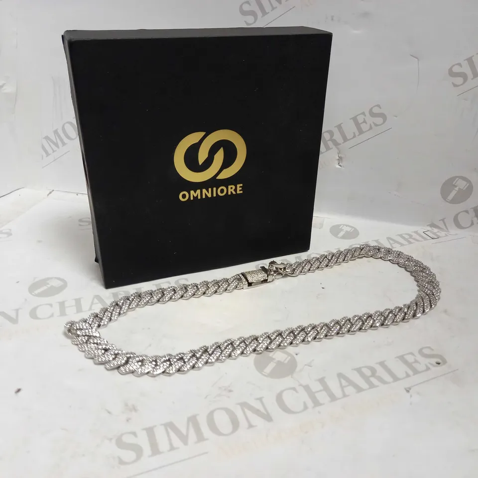 OMNIORE STUDDED CHAIN NECKLACE