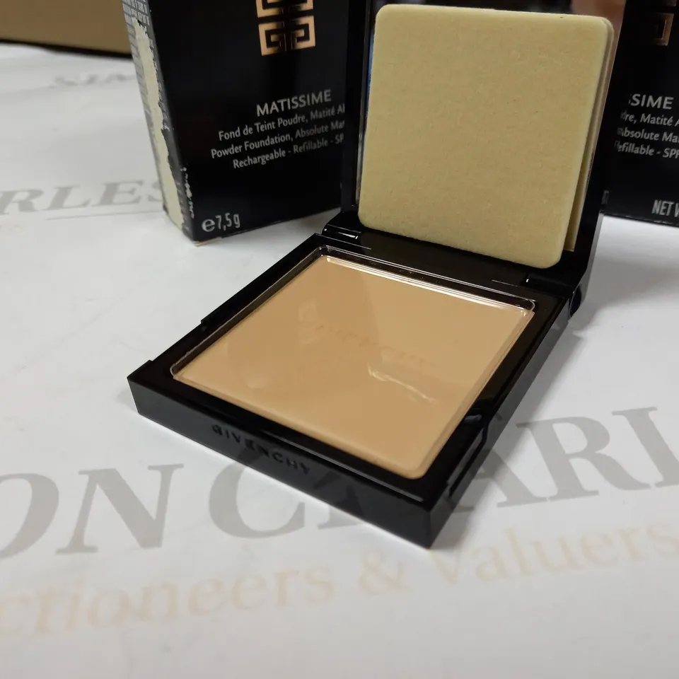 LOT OF APPROX 2 GIVENCHY MAT AMBER ABSOLUTE MATTE FINISH FOUNDATION