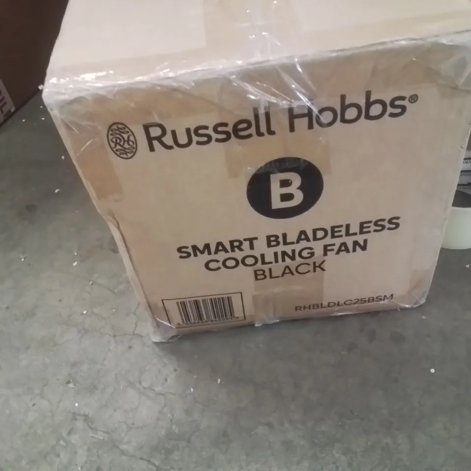 BOXED RUSSELL HOBBS COOLING FAN BLACK COLOUR