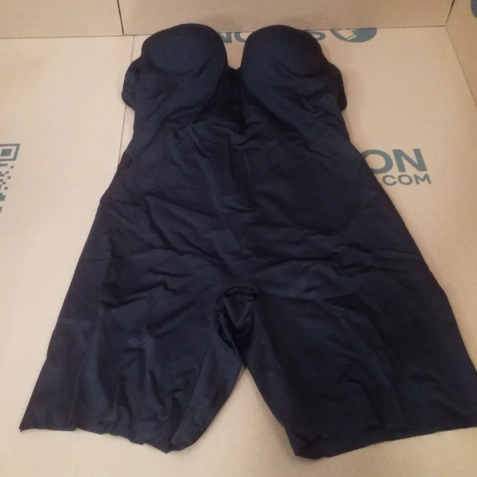 BOX CONTAINING APPROXIMATELY 10 BRAND NEW MAGISCULPT BLACK BODYSUITS - SIZE 38D