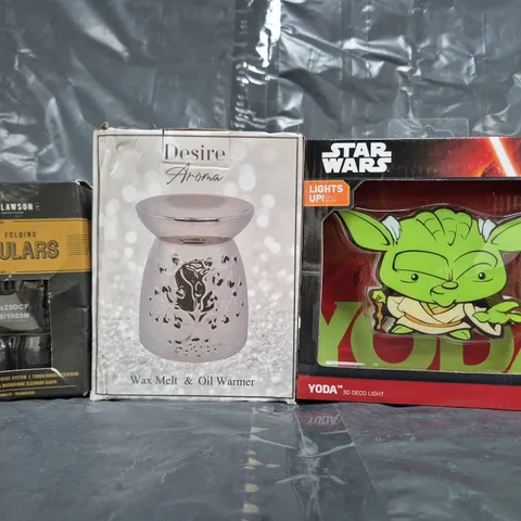 BOX OF APPROXIMATELY 10 ASSORTED HOUSEHOLD ITEMS TO INCLUDE STAR WARS 3D DECO LIGHT, COMPACT FOLDING BINOCULARS, ETC - COLLECTION ONLY