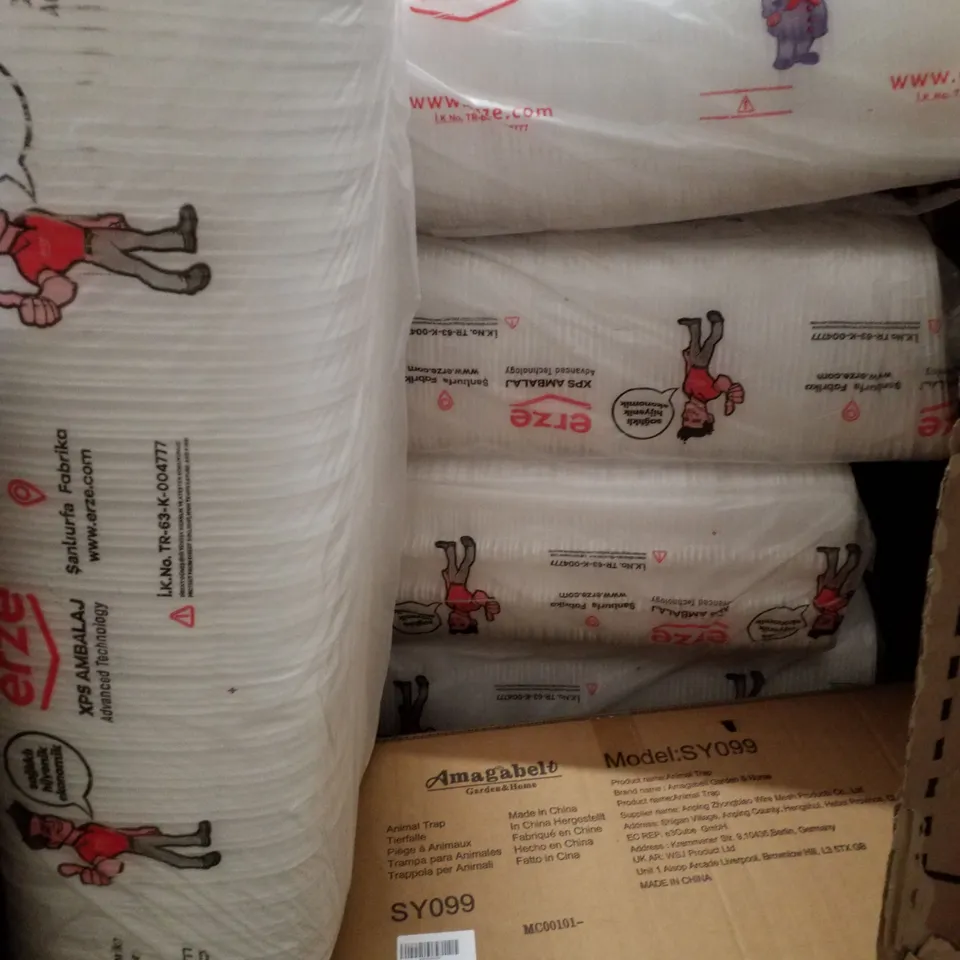 PALLET CONTAINING ASSORTED PRODUCTS INCLUDING ANIMAL TRAPS & TAKEAWAY LUNCH BOXES