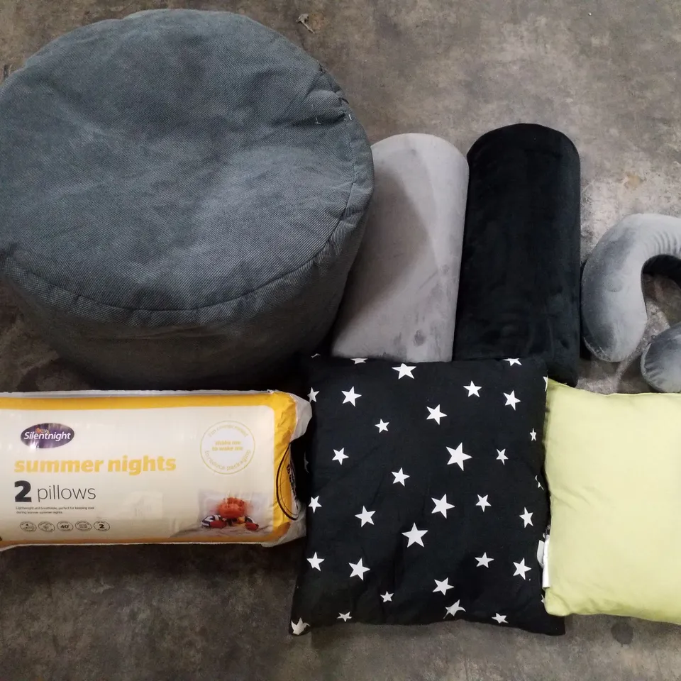 PALLET CONTAINING ASSORTED CUSHIONS, BEAN BAGS & PILLOWS