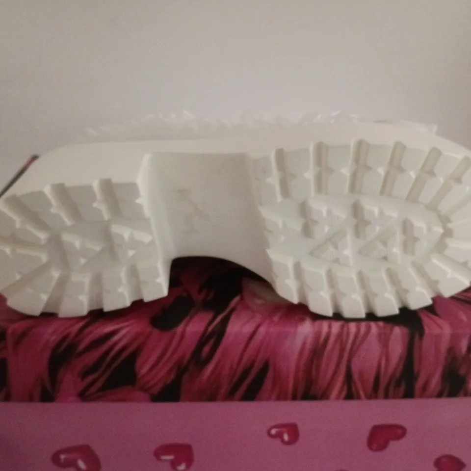 BOXED PAIR OF KOI TIRA RUFFLE MARY JANES – PORCELAIN DELIGHT EDITION, UK SIZE 5