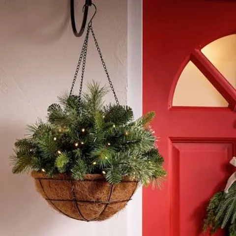 HOME 2 GARDEN LED XMAS HANGING BASKET