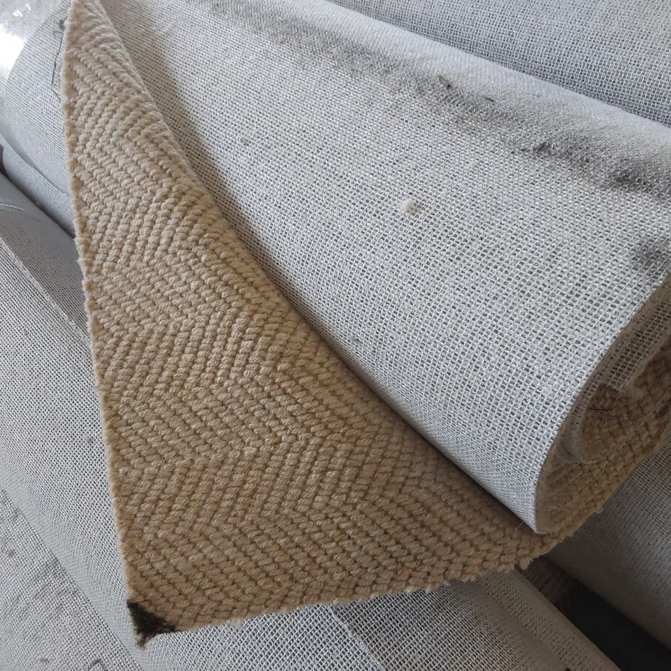 ROLL OF QUALITY LAKELAND WEAVE RYDAL HERD FLAT CARPET - APPROXIMATELY 4 x 5.91m