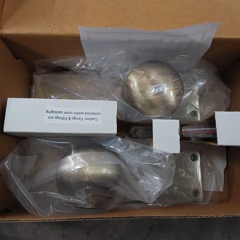 BOXED BALMORAL KNOB ON LATCH PLATE (1 BOX)