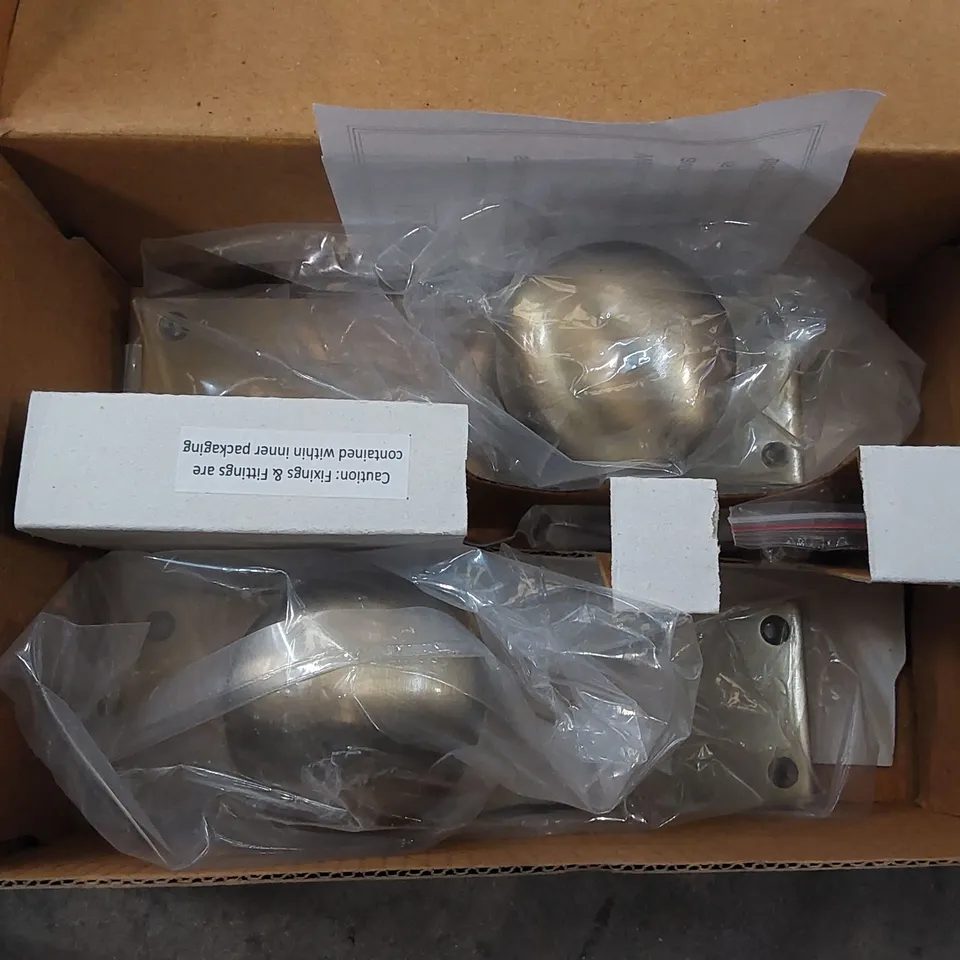 BOXED BALMORAL KNOB ON LATCH PLATE (1 BOX)
