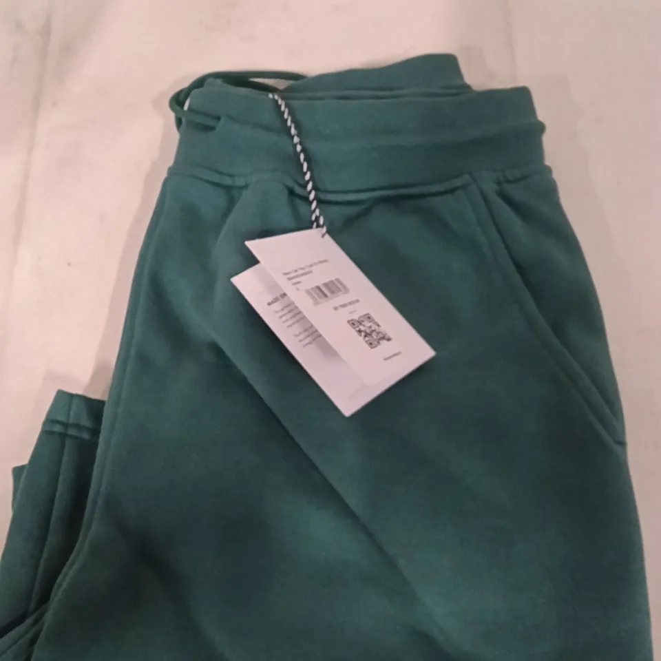 BOX OF BRASS MONKEY SHORTS/TSHIRTS - GREEN/CLAY SIZE S APPROXIMATELY 10 