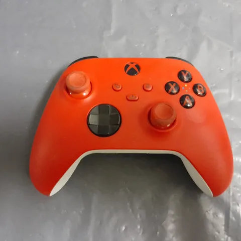 XBOX WIRELESS CONTROLLER IN RED - 1914