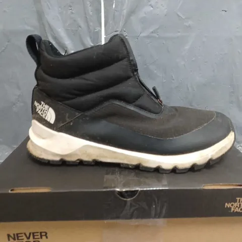 BOXED NORTH FACE THERMOBALL PROGRESSIVE ZIP II - SIZE 8