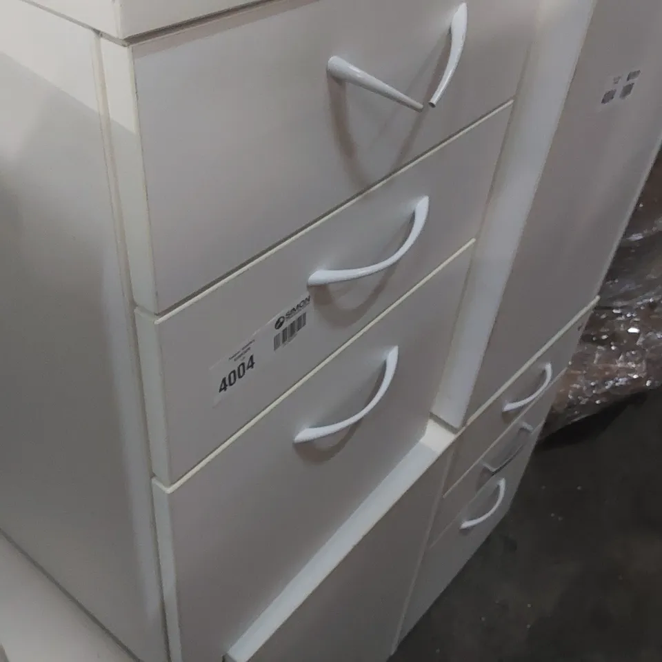 4X ASSORTED WOODEN WHITE DRAWER CABINETS