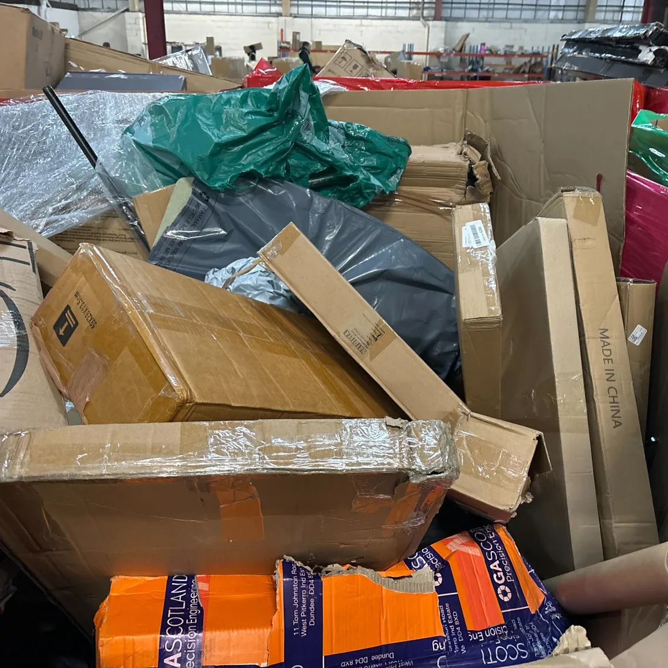 PALLET OF ASSORTED CONSUMER PRODUCTS TO INCLUDE: AIR COOLER, BACKPACK, ROLLER BLINDS, TOILET SEAT ECT
