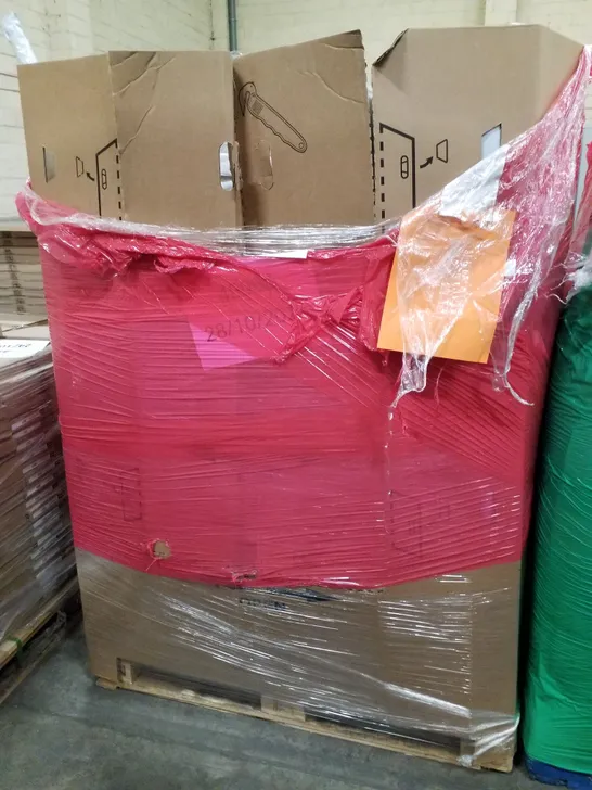 Lot 4029: PALLET OF ASSORTED PRODUCTS INCLUDING TENNIS RACKETS, BLACK ...