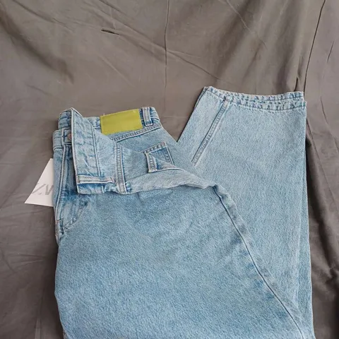 ZARA JEANS IN LIGHT BLUE DENIM SIZE W34