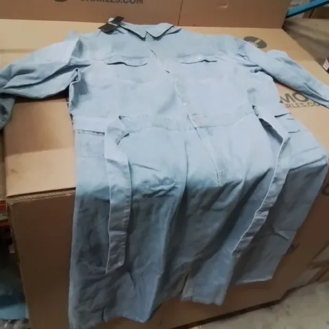 BOXED BRAND NEW APPROXIMATELY 9 JD WILLIAMS SHIRT DRESS LIGHT WASH SIZE 24