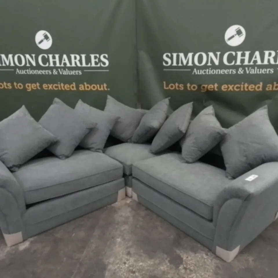 DESIGNER GREY FABRIC CORNER SOFA WITH SCATTER BACK CUSHIONS 