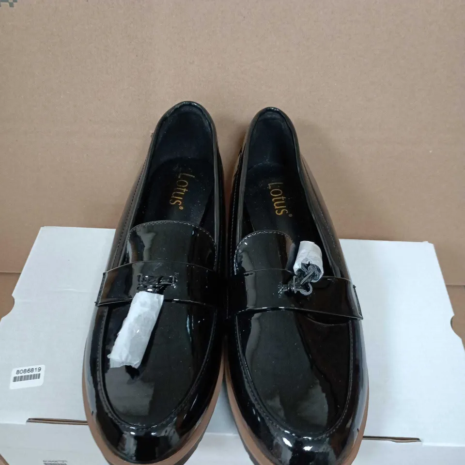 LOTUS WOMEN'S BLACK PATENT LEATHER LOAFERS – SIZE 8