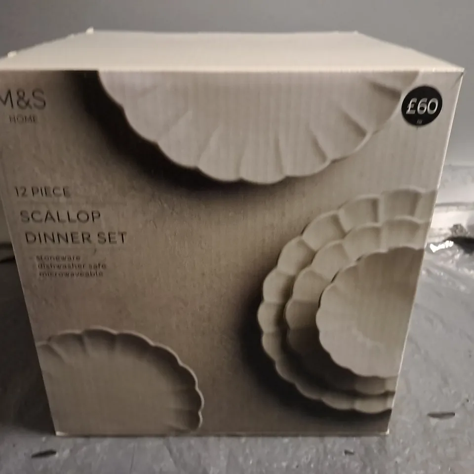 BOXED M&S 12-PIECE SCALLOP DINNER SET