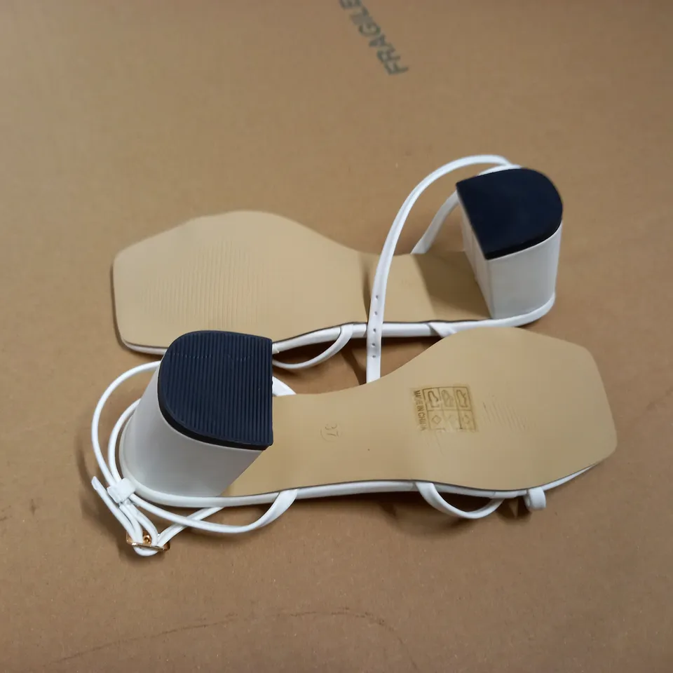 WHITE PU SQUARE TOED SHOES - 37