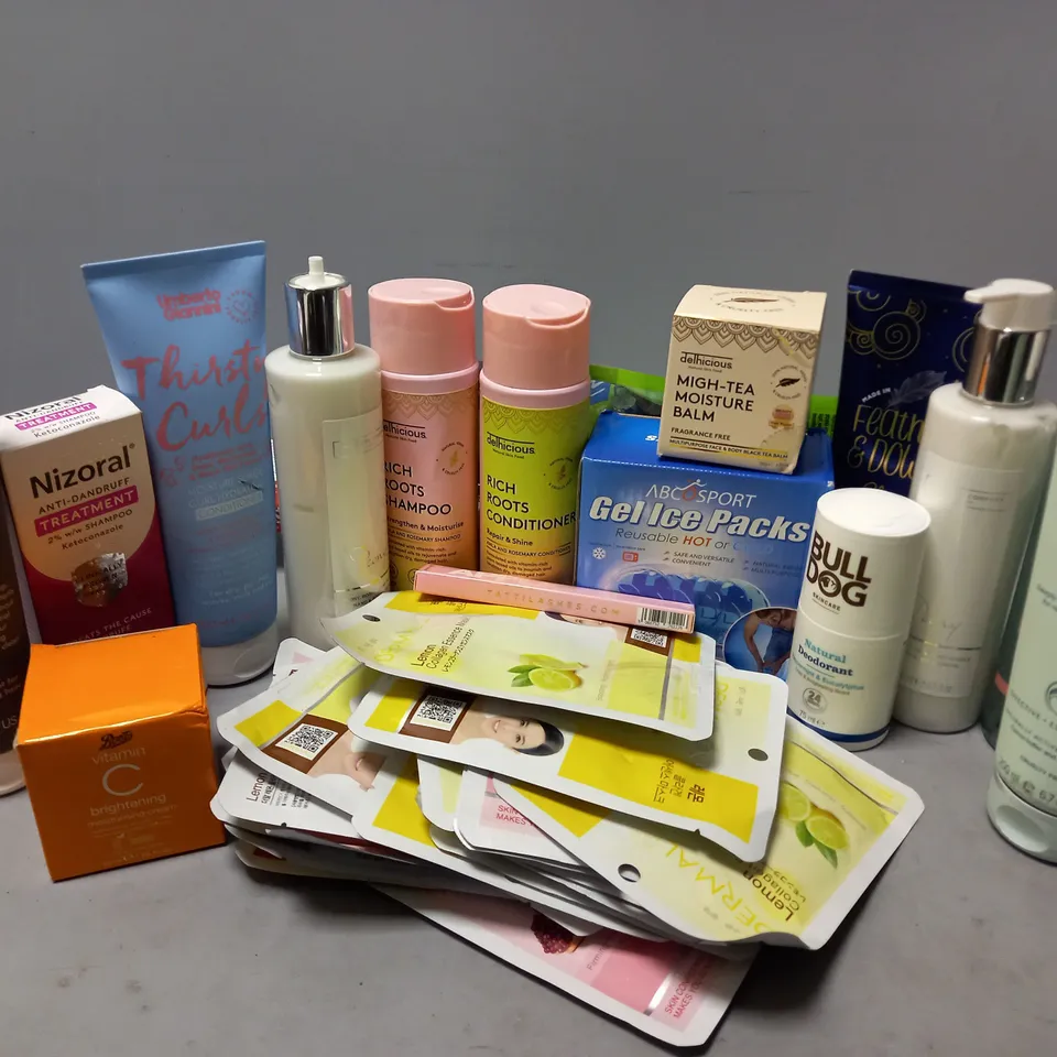 APPROXIMATELY 20 ASSORTED COSMETICS ITEMS TO INCLUDE LIZ EARLE CLEANSE & POLISH (200ml), ABCOSPORT GEL ICE PACKS, DELHICIOUS RICH ROOTS CONDITIONER (250ml), ETC