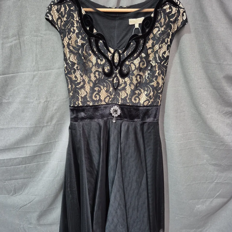 RED & ROYAL LONDON WOMEN'S BLACK LACE EVENING DRESS – SIZE L