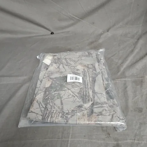 HOLLISTER TROUSERS IN TREE CAMO – SIZE W29 L32