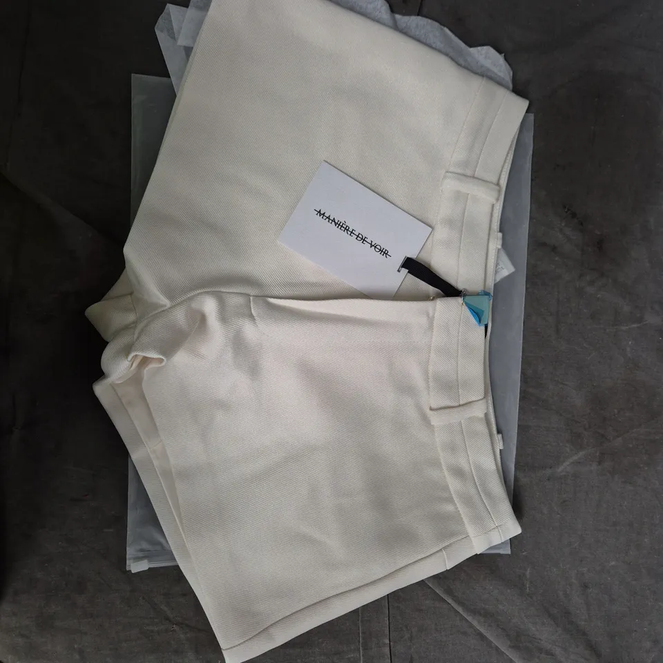 MANIERE DE VOIR CREAM SHORTS– TAG ATTACHED