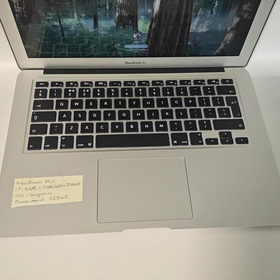 UNBOXED APPLE MACBOOK AIR I-7 8GB/256GB IN SILVER - A1466
