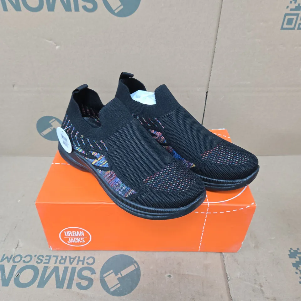 URBAN JACKS BLACK KNIT SLIP-ON TRAINERS – UK 5