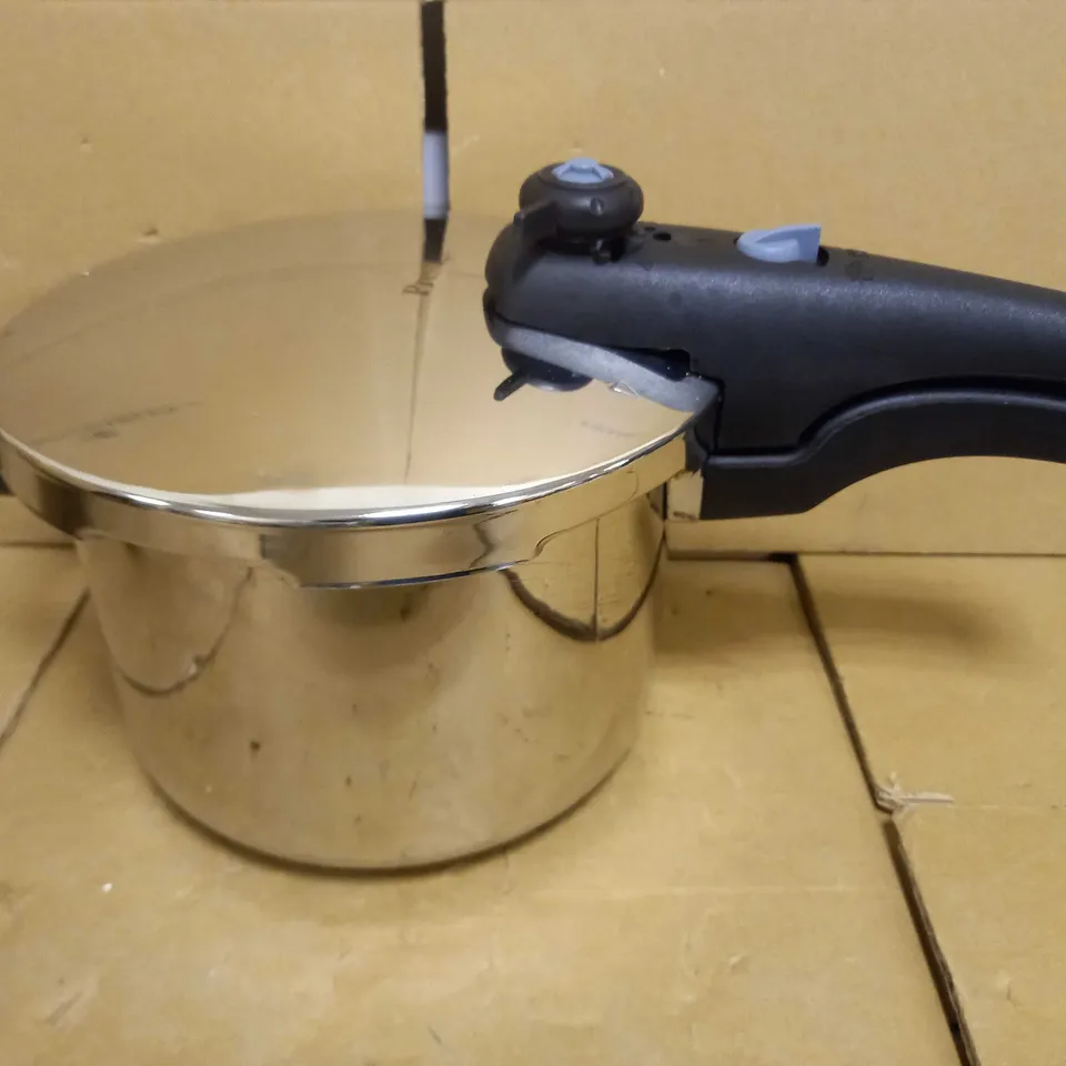 PRESTIGE SMART PLUS PRESSURE COOKER