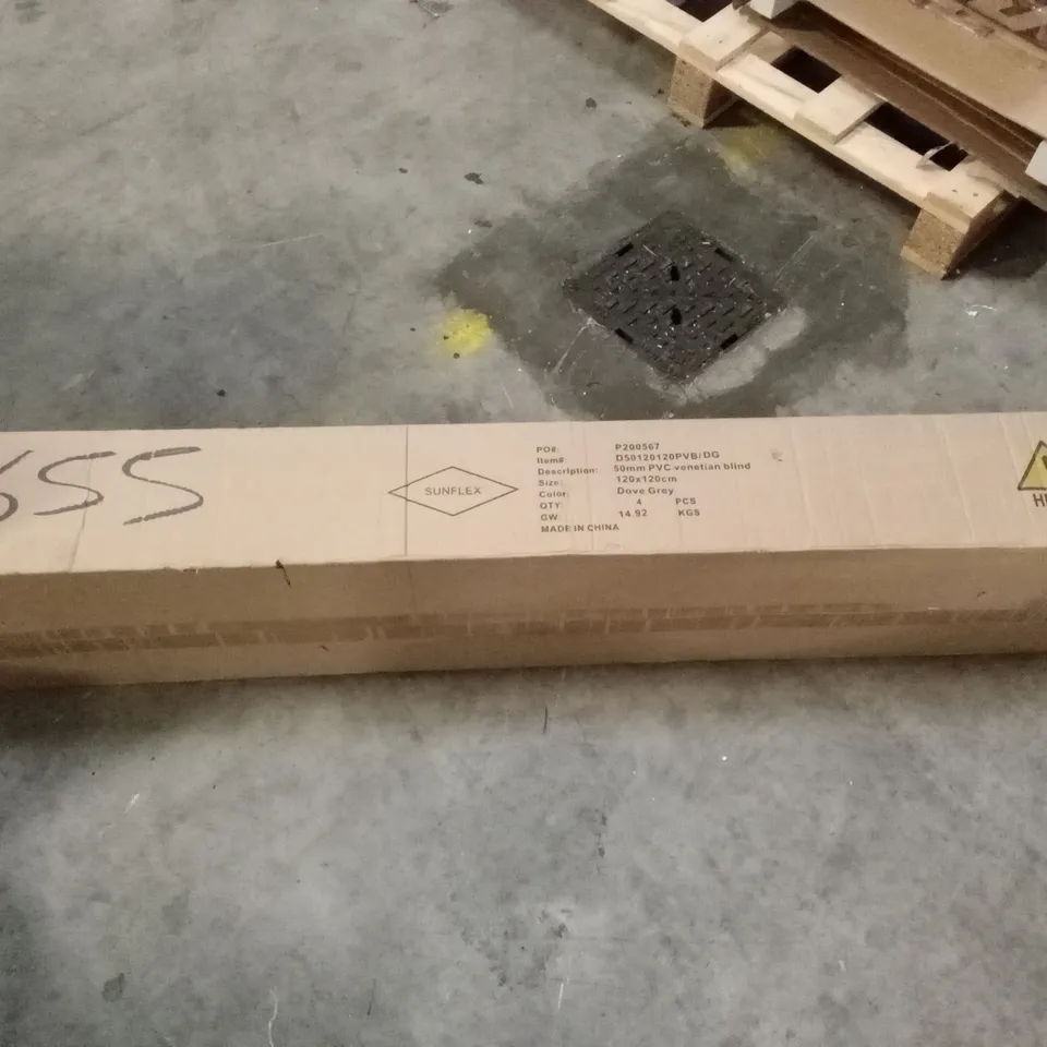 BOXED SUNFLEX 50mm PVC VENETIAN BLIND, 120 x 120cm - DOVE GREY (1 BOX)