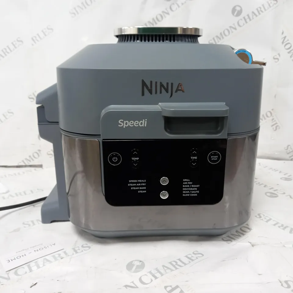 BOXED NINJA SPEEDI 10-IN-1 5.7L RAPID-COOKER & AIR FRYER ON400UK