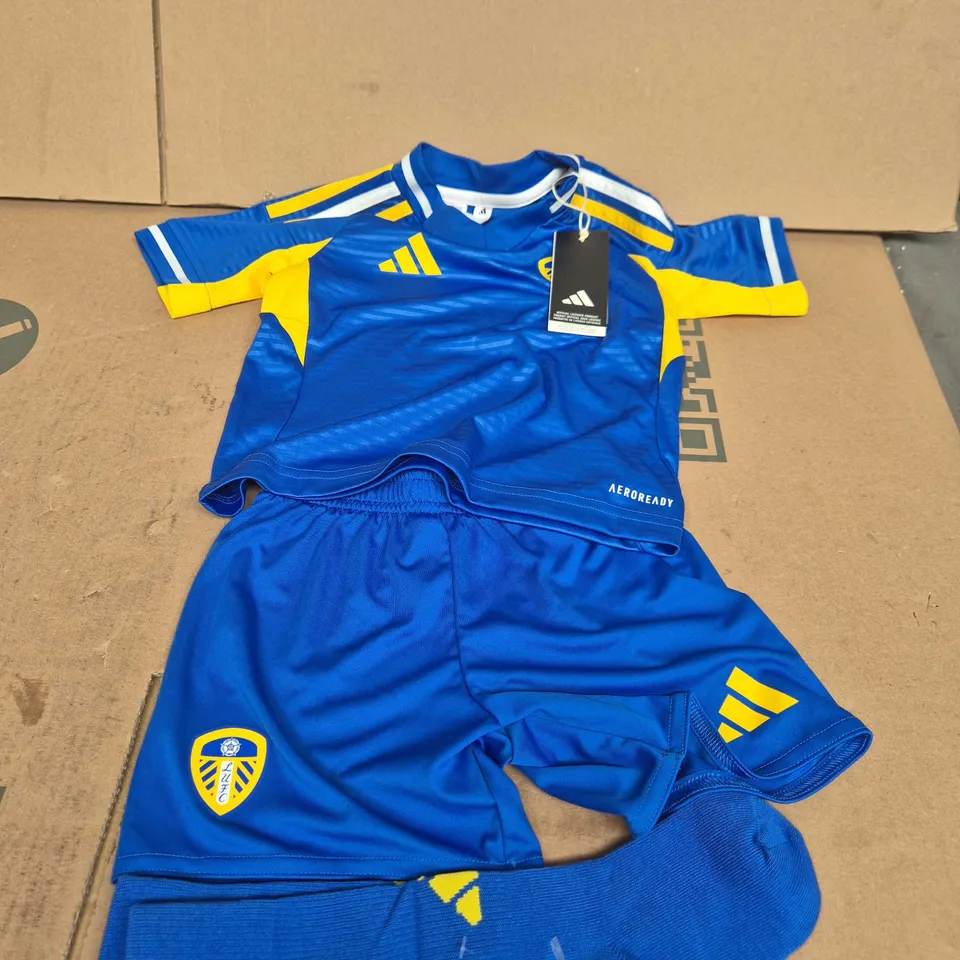 LEEDS UNITED KIDS FOOTBALL KIT – 2-3YRS