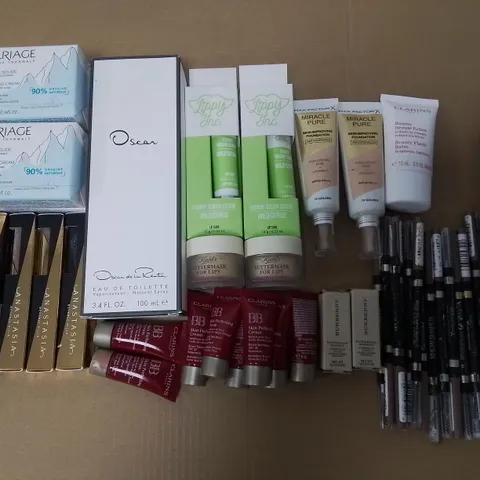 LOT OF ASSORTED BEAUTY AND FRAGRANCE ITEMS TO INCLUDE OSCAR EAU DE TOILETTE, ANASTASIA DIP ROW GELS AND BROW SHAPERS