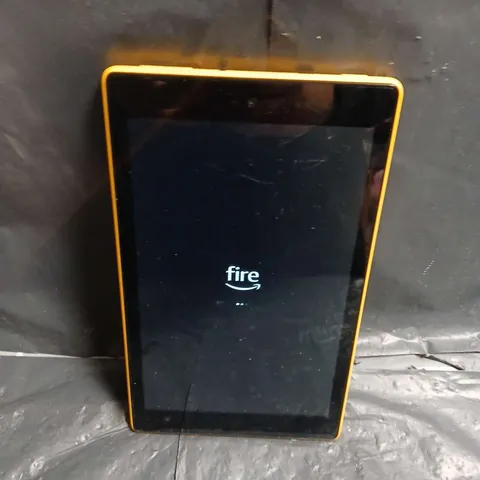 AMAZON FIRE TABLET WITH YELLOW CASE - MODEL L5S83A