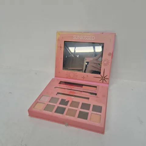 BOXED SUNKISSED GOLDEN HOUR GLAM SET