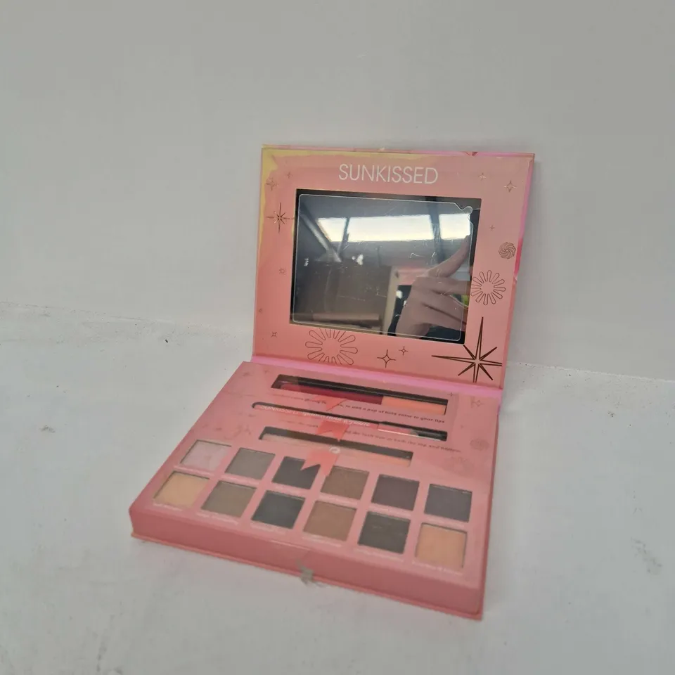 BOXED SUNKISSED GOLDEN HOUR GLAM SET