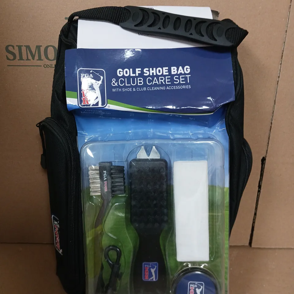 PGA TOUR SHOE WITH CLUB CLEANER