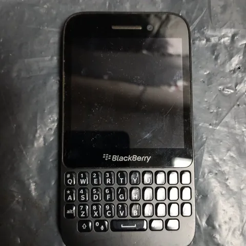 BLACKBERRY Q5 SMARTPHONE