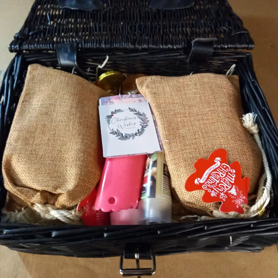 BLACK WICKER BASKET WITH CURRY COOKING CONDIENTS