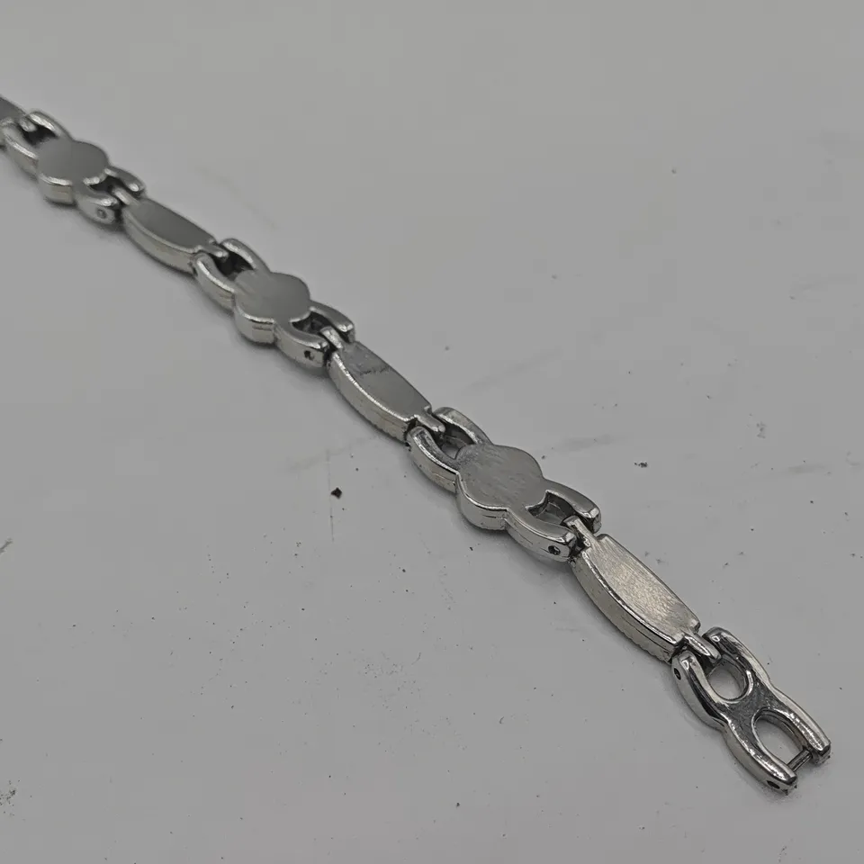 DECORATIVE SILVER TONE BRACELET 