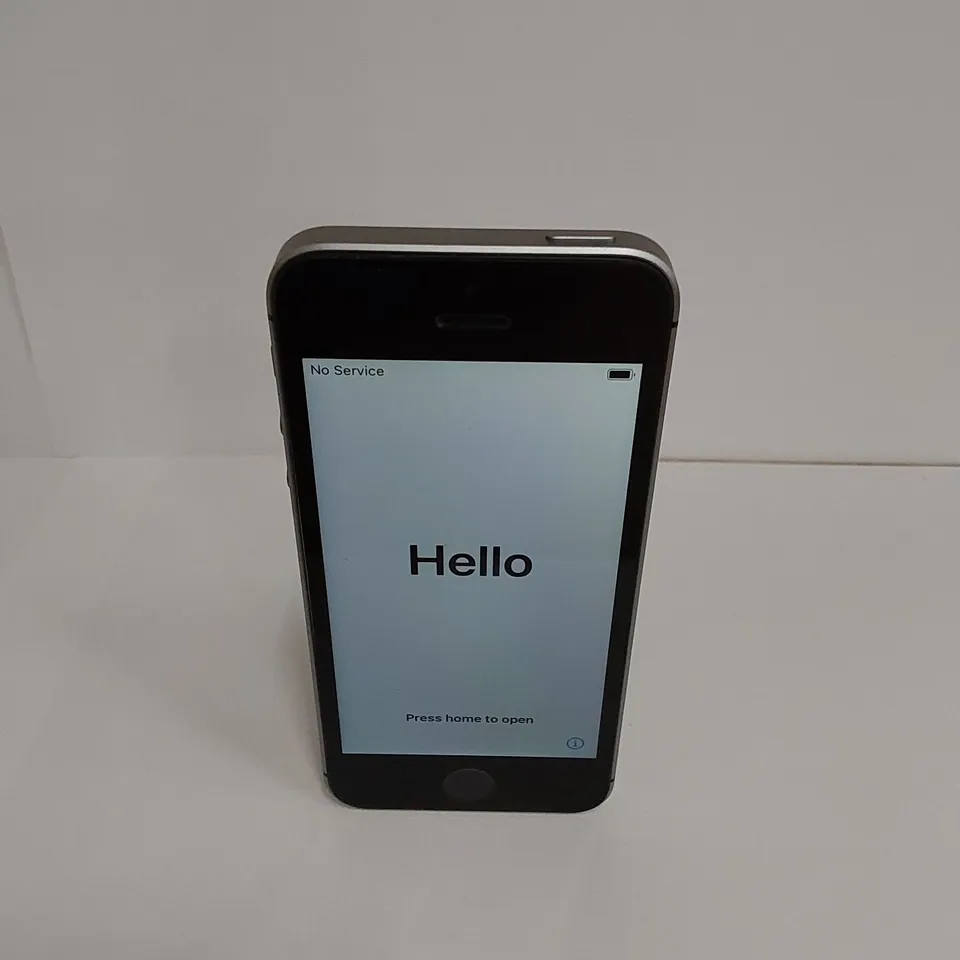BOXED IPHONE SE IN SPACE GREY 32GB, MODEL: A1723